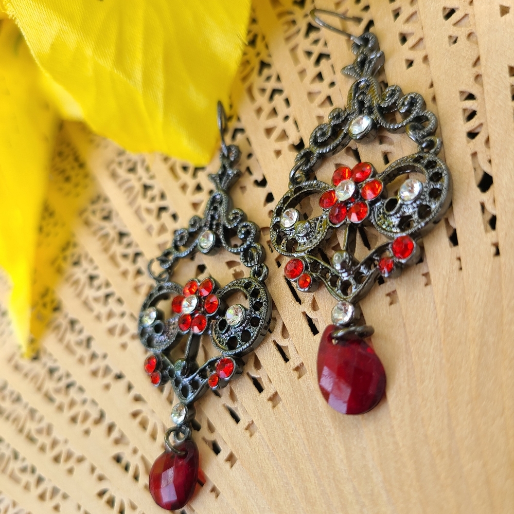 Ladies Vintage Earrings For Sale
